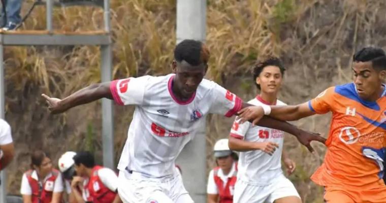 ¡Luto en el fútbol hondureño! Asesinan a Kenny Martínez, jugador campeón con Olimpia