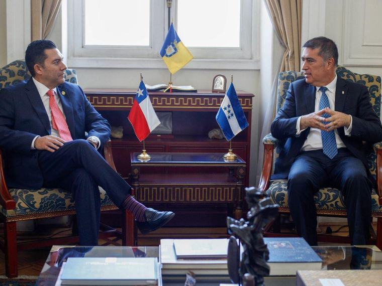Tegucigalpa impulsa alianza con Santiago para mejorar seguridad y orden público