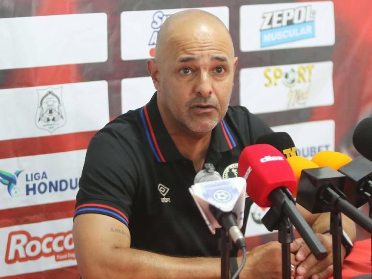 Asistente de Olimpia: "Es el único país que está en contra del equipo grande"