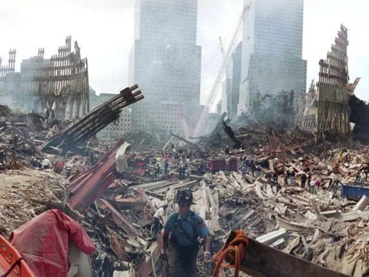 El 11S persigue, entre enfermedades y recuerdos, a bomberos y rescatistas 25 años después