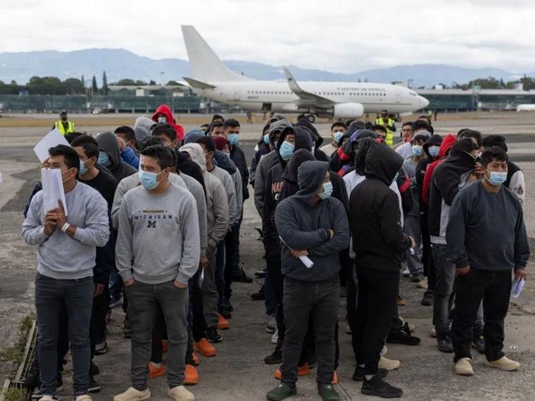 Trump amplía deportaciones a terceros países enviando a cubanos o afganos a África