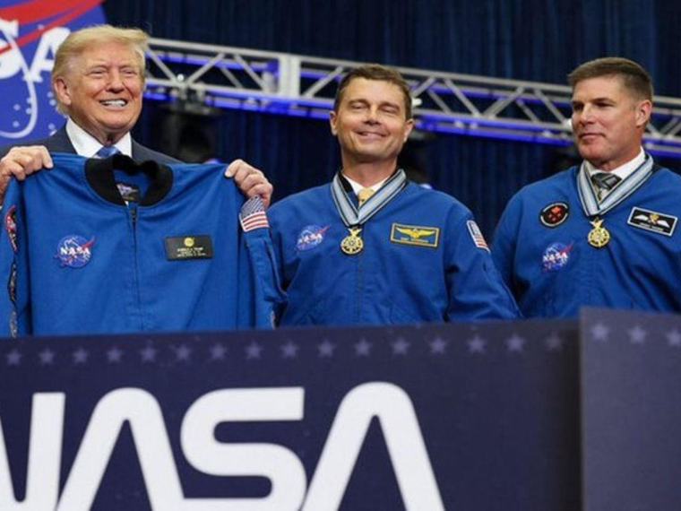 Trump entrega la Medalla de Honor Espacial a los cuatro astronautas de Artemis II