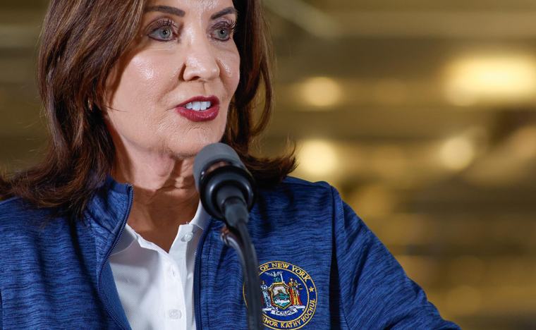 Gobernadora rechaza que ICE necesite a la policía de Nueva York: "Pueden valerse por sí mismos"