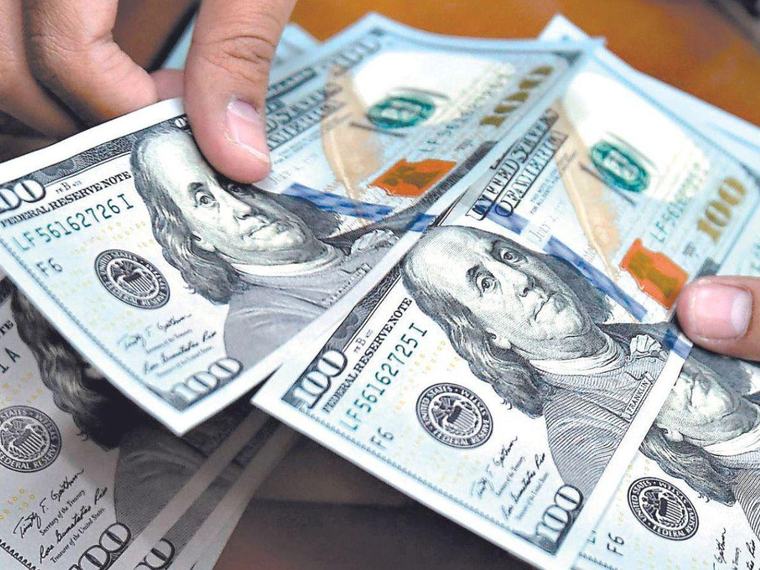 Precio del dólar llegará a 27 lempiras antes que finalice el año, adelanta presidente del BCH