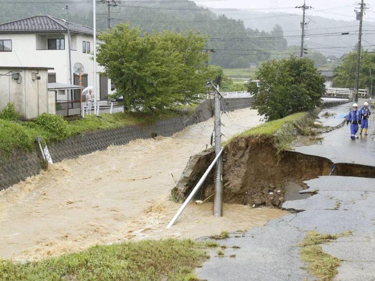Japón emite la alerta máxima por posibles deslizamientos ante fuertes lluvias en el sur