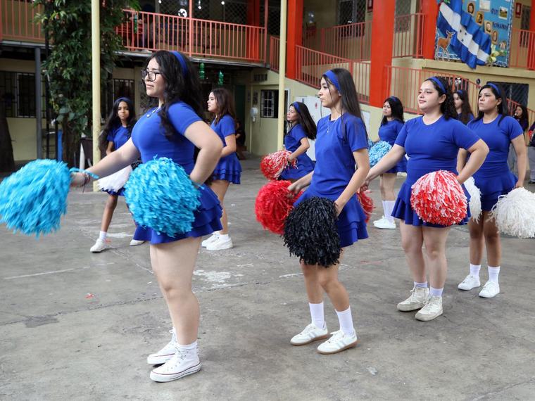 Ellas son las pomponeras del Santa Mónica para el 15 de septiembre de 2026