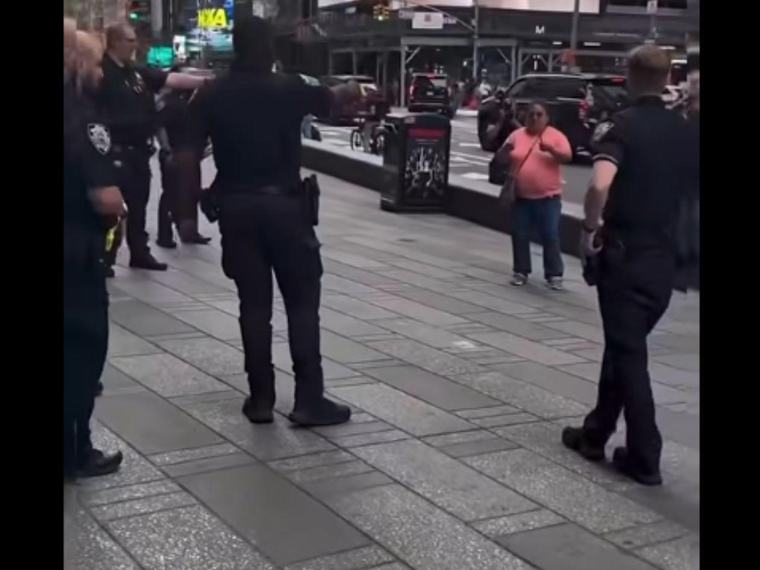 Víctima de apuñalamiento en Times Square trabajaba para Bank of America