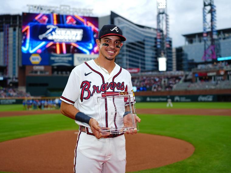 Dubón rompe su propio récord de imparables: ¡Una temporada histórica en MLB!