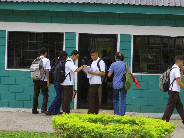 Matemáticas y Química encabezan reprobación: este año solo habrá una recuperación