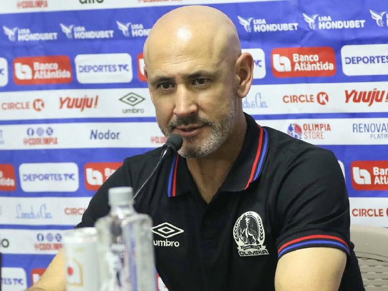 Espinel habla sobre Benguché y es contundente sobre situación de Jeaustin Campos